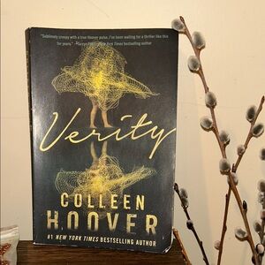 Verity by Colleen Hoover- Paperback- Fiction